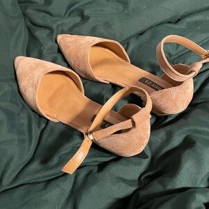 Women’s Point Toe Heeled Flats